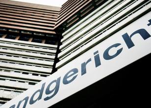 Zwei frühere Chefs der traditionsreichen Kölner Bank Sal. Oppenheim und ein... weiterlesen