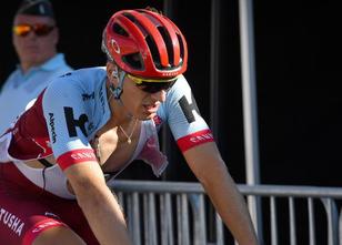 Das freundliche Abklatschen mit Tour-Chef Christian Prudhomme im Rennleiter... weiterlesen