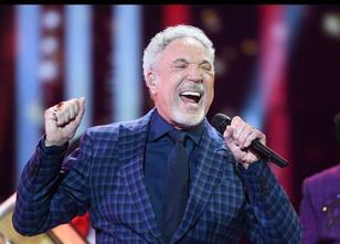 Der britische Popsänger Tom Jones (78, weiterlesen
