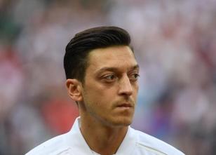 In der emotionalen Debatte um Mesut Özil und die Erdogan-Fotos hat Bayern M... weiterlesen