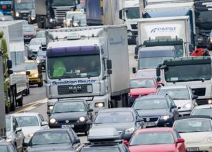 Der ADAC rechnet am Wochenende in Nordrhein-Westfalen mit deutlich mehr Sta... weiterlesen