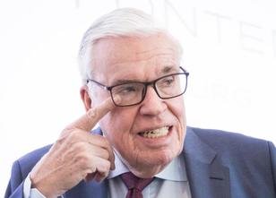 Investor Klaus-Michael Kühne sieht sein Engagement beim Fußball-Zweitligist... weiterlesen