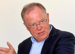 Niedersachsens Ministerpräsident Stephan Weil (SPD) hat den im Bund mitregi... weiterlesen