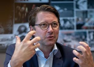 Bundesverkehrsminister Andreas Scheuer (CSU) hat ein hartes Durchgreifen ge... weiterlesen