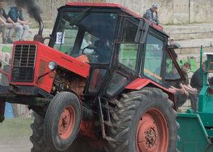 Mit Landwirtschaft hat das nicht mehr viel zu tun: Aufgemotzte Trecker mit ... weiterlesen