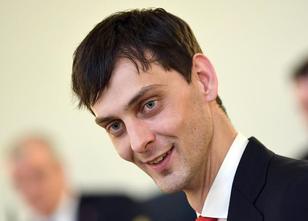 Der Neuköllner Bezirksbürgermeister Martin Hikel hat den Schlag Berliner Er... weiterlesen