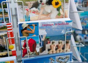 Sehenswürdigkeiten unter blauem Himmel - früher war die Postkarte oft der e... weiterlesen