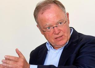 Niedersachsens SPD-Landeschef und Ministerpräsident Stephan Weil sagt der B... weiterlesen