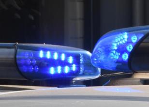 Mit zwei Warnschüssen hat die Polizei einen mit einer Axt drohenden Mann in... weiterlesen