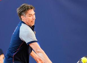 Michael Stich hat das Tennis-Legendenmatch gegen den Amerikaner John McEnro... weiterlesen