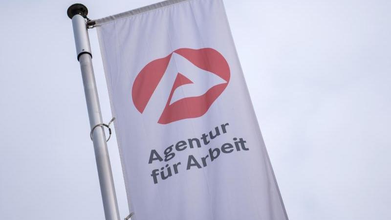 Arbeitslosigkeit steigt zum Beginn der Sommerpause Agentur für Arbeit