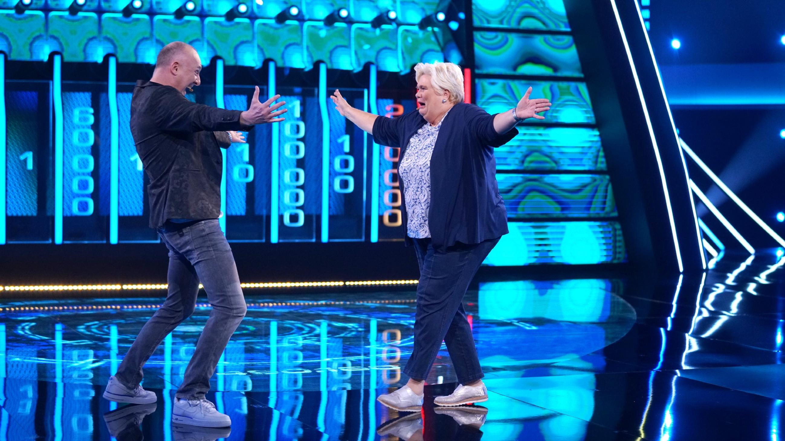 The Wall: Christina und Katharina gewinnen fast 500.000 Euro! The Wall: Kandidatin Christina