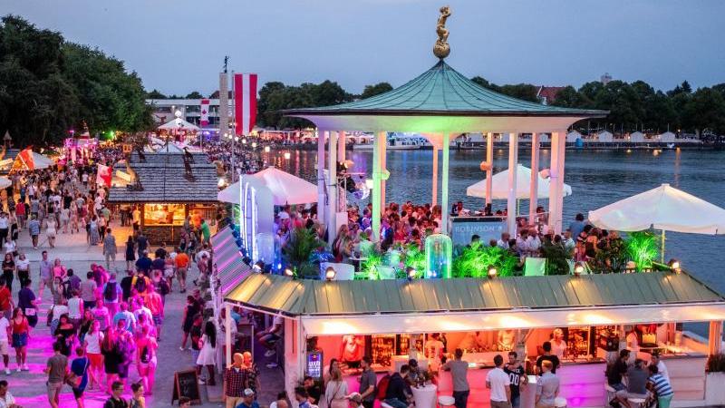 Kräftiges Besucherplus zur Halbzeit des Maschseefests Besucher auf dem Maschseefest