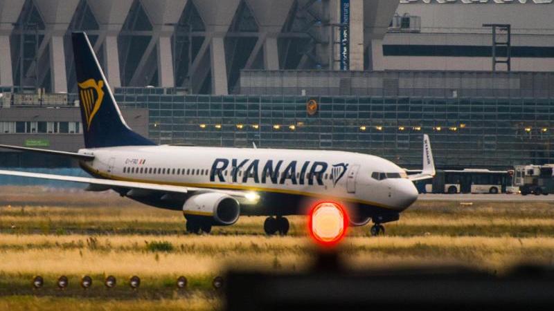 Pilotengewerkschaft: Einheitliche Streikregeln in Europa Ryanair-Maschine