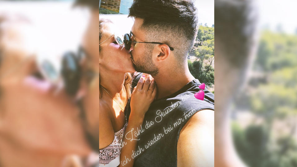 Knutsch-Foto! Sarah Lombardi teilt öffentliches Liebesbekenntnis an ihren Freund Roberto Sarah Lombardi und ihr Roberto küssen sich innig.
