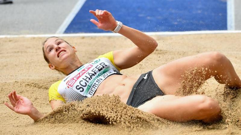 Siebenkämpferin Schäfer geht als Dritte in letzte Disziplin Carolin Schäfer