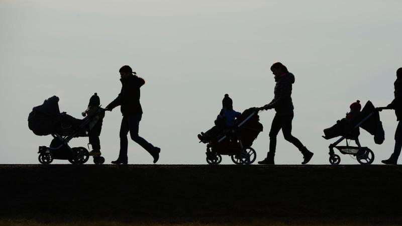 Kindergeld-Debatte: SPD warnt vor Pauschalisierung Mütter mit Kinderwägen