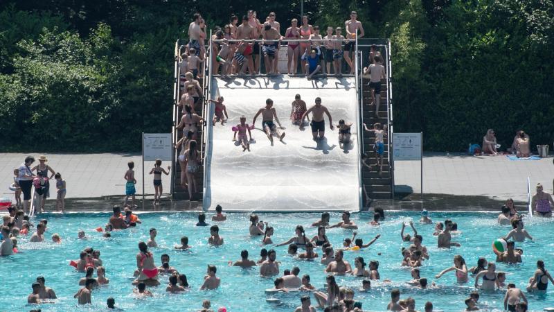 Mehr als eine Million Gäste in Kölner und Bonner Freibädern Stadionbad Köln