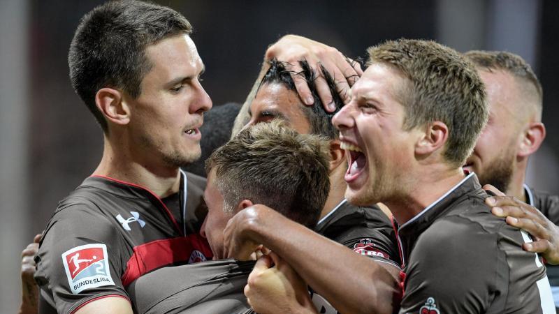 FC St. Pauli übernimmt Tabellenspitze der 2. Bundesliga Jubel beim FC St. Pauli