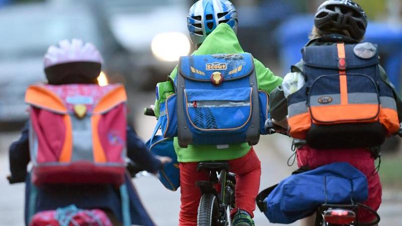 Verkehrswacht: Viele Kinder können nicht gut Fahrrad fahren Kinder fahren Fahrrad