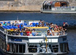 Berlin zieht wieder mehr Touristen an. Allein im ersten Halbjahr kamen rund... weiterlesen