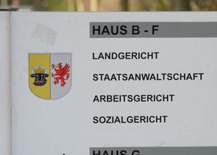 Zwei ehemalige Kameraden der Freiwilligen Feuerwehr sind am Dienstag vom La... weiterlesen