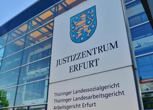 Nach einer mehrtägigen Beschattung durch Privatdetektive im Auftrag seines ... weiterlesen