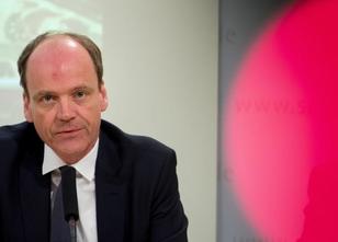 Sachsens Finanzminister Matthias Haß (CDU) muss bei der Einbringung des Ent... weiterlesen