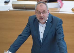 Linke-Politiker Rico Gebhardt hat Regierungschef Michael Kretschmer (CDU) i... weiterlesen