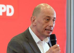 Thüringens Wirtschaftsminister Wolfgang Tiefensee (SPD) hat sich für die Ab... weiterlesen