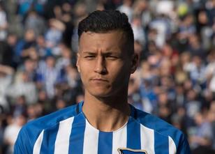 Stürmer Davie Selke von Fußball-Bundesligist Hertha BSC sieht sich einen Mo... weiterlesen