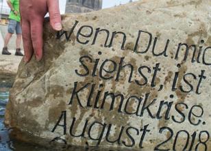 Greenpeace-Umweltaktivisten haben den extrem niedrigen Stand der Elbe genut... weiterlesen