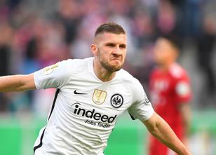 Titelverteidiger Eintracht Frankfurt muss ohne Pokalheld Ante Rebic im Erst... weiterlesen
