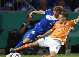 Trainer Dirk Schuster hat mit dem SV Darmstadt 98 an alter Wirkungsstätte d... weiterlesen