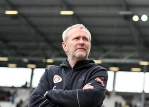 Uwe Stöver wollte den Fußballprofis des FC St. Pauli trotz des erneut frühe... weiterlesen