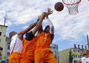 NBA-Star Dennis Schröder hat mit seinem Team den deutschen Meistertitel in ... weiterlesen