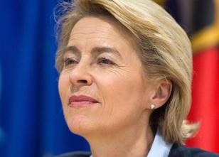 Verteidigungsministerin Ursula von der Leyen (CDU) macht auf ihrer Sommerto... weiterlesen