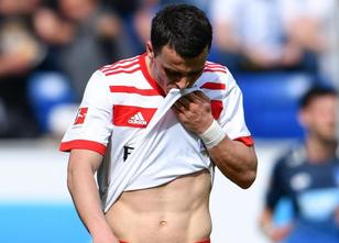 Fußball-Profi Filip Kostic steht vor dem Wechsel vom Hamburger SV zu Eintra... weiterlesen