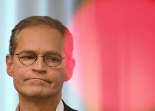 Der Regierende Bürgermeister Michael Müller (SPD) kommt bei den Berlinern e... weiterlesen