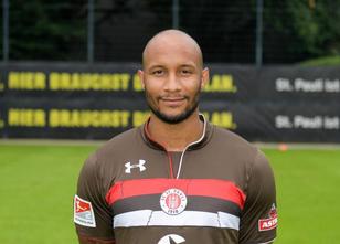 Fußball-Profi Christopher Avevor vom FC St. Pauli muss eine Trainingspause ... weiterlesen