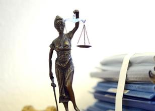 Wegen Schmuggels in die Berliner Justizvollzugsanstalt Tegel kommen heute v... weiterlesen