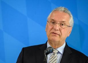 Seit 2018 geht die Zahl der offenen Asylverfahren zurück. Bayerns Innenmini... weiterlesen