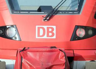 Die viel befahrene Bahnstrecke zwischen Duisburg und Düsseldorf ist am Dien... weiterlesen