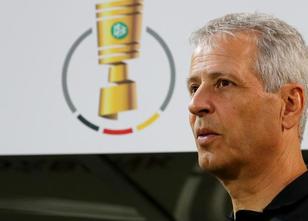 Borussia Dortmunds Trainer Lucien Favre übt trotz des kurz vor Saisonstart ... weiterlesen