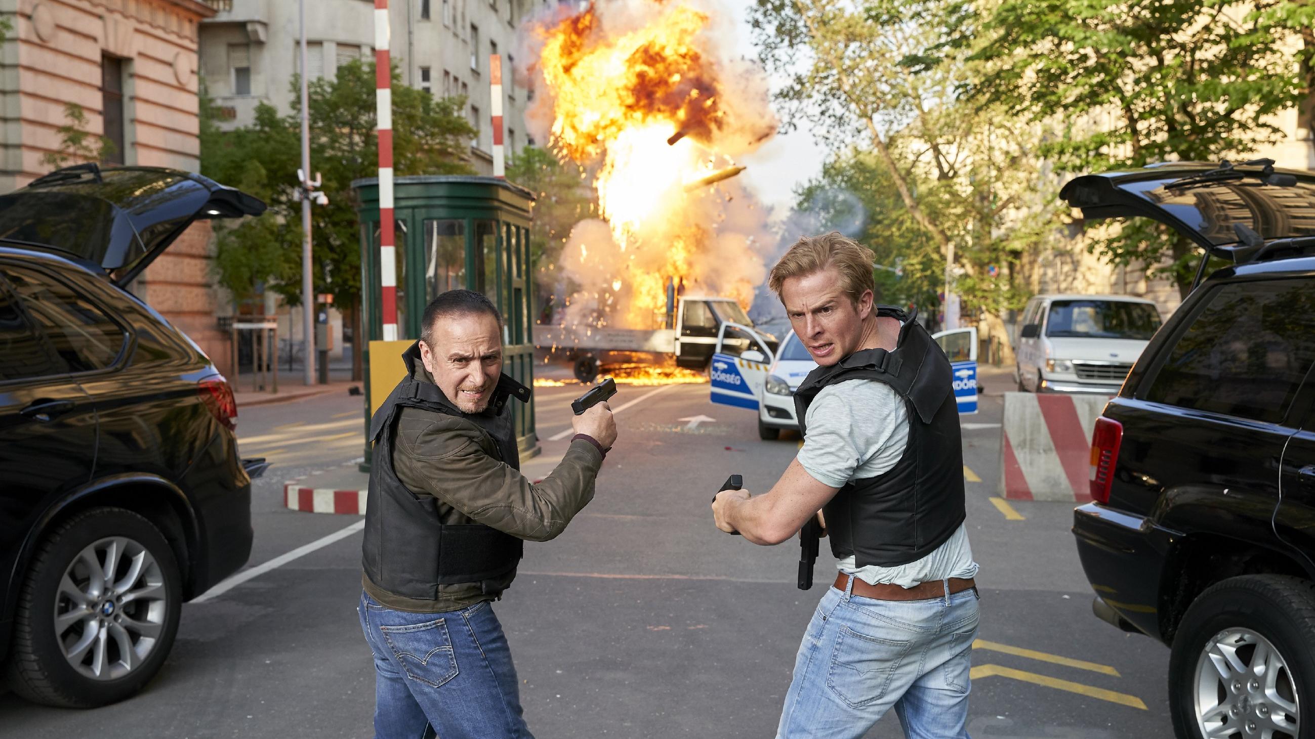 33. Staffel von "Alarm für Cobra 11": Darauf könnt ihr euch ab dem 13. September freuen Paul Renner (Daniel Roesner, r.) und Semir Gerkhan(Erdogan Atalay), Alarm für Cobra 11