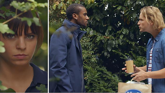 Alles was zählt: Michelle geht Mos merkwürdigem Verhalten auf den Grund AWZ: Michelle beobachtet Mo und Finn zusammen im Park.