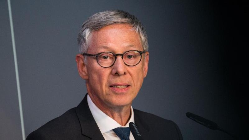 Bremens Regierungschef: Kanzlerin muss Maaßen-Spuk beenden Carsten Sieling
