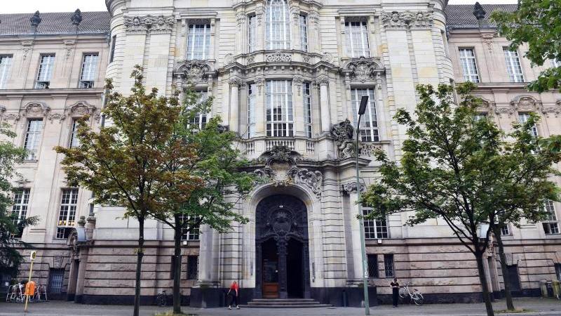 Überfall auf Tankstelle: Geständnis im Prozess angekündigt Kriminalgericht Moabit