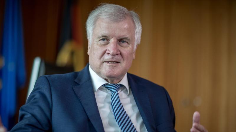 Seehofer über die AfD: "Die stellen sich gegen diesen Staat" Horst Seehofer