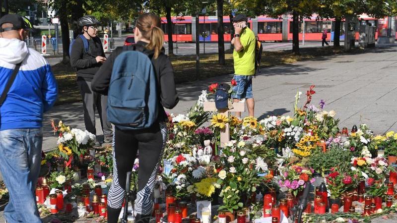 Verdächtige von Chemnitz verlangen ihre Freilassung Gedenkort in Chemnitz